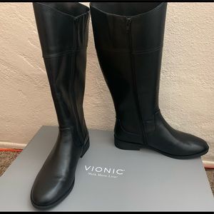 Size 8 1/2 Vionic Boots